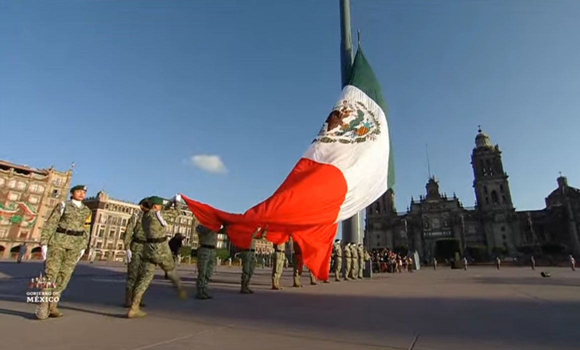 Izan Bandera En El Z Calo A Media Asta Por V Ctimas De Terremotos Del S