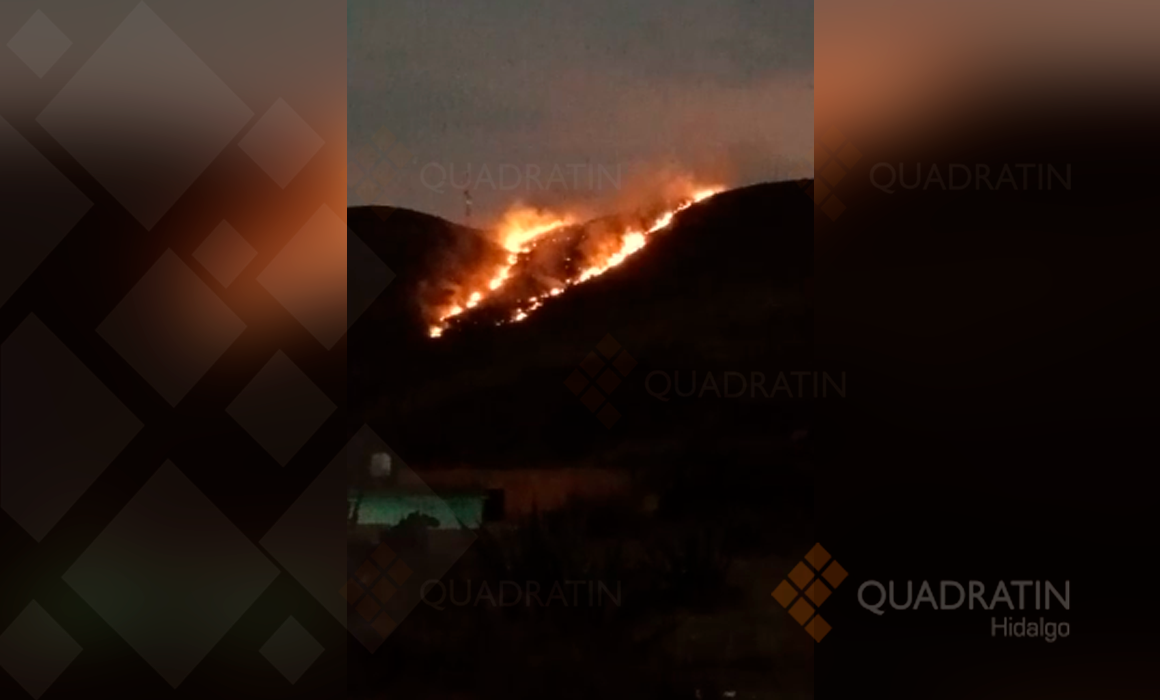 Se incendia cerro San Cristóbal en Pachuca;  sin riesgo para la población: PC