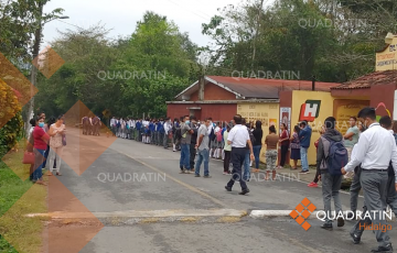 Por Falta De Maestro Padres De Familia Toman Telesecundaria En Huejutla