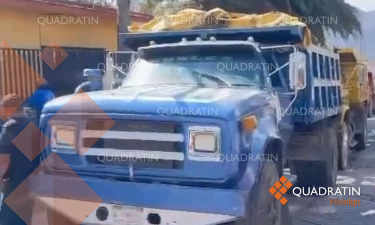 Se manifiestan transportistas en Zimapán; exigen destitución de director