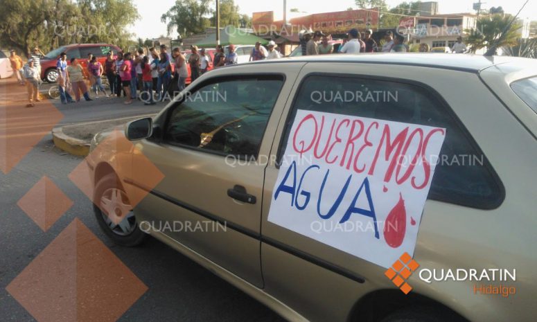 Se manifiestan en alcaldía de Tula por falta de agua