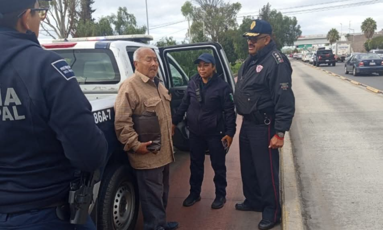 Taxista asalta a adulto mayor en Pachuca