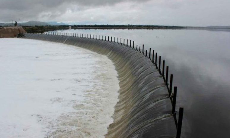 Presa Endhó alcanza nivel máximo; realizan derrame controlado