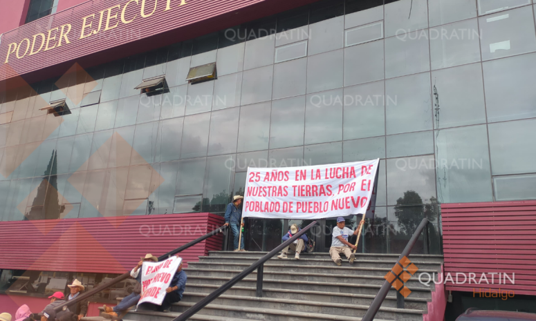 Protestan en Palacio de Gobierno por conflicto agrario en Ixmiquilpan