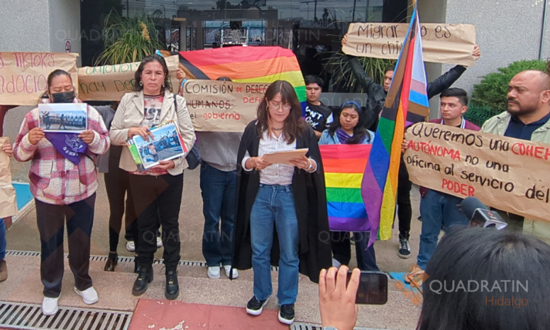 Exigen destitución de titular de CDHEH; “simula que trabaja”, acusan colectivos
