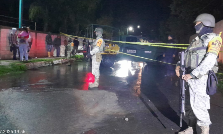 Vehículos atrapados y viviendas anegadas por lluvias en Tezontepec de Aldama
