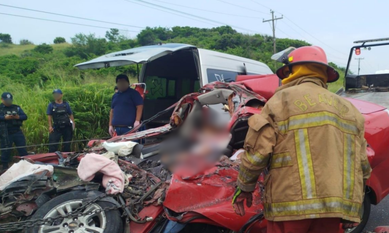 Fatal accidente deja 5 muertos en Veracruz, 3 de ellos menores de edad
