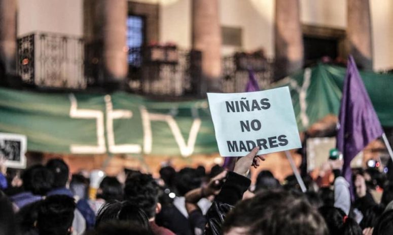 México lanza estrategia para frenar embarazos en niñas menores de 15 años