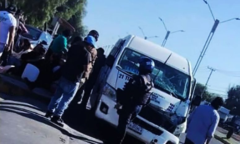 Choca colectiva contra camión de volteo en Tizayuca; señalan al operador