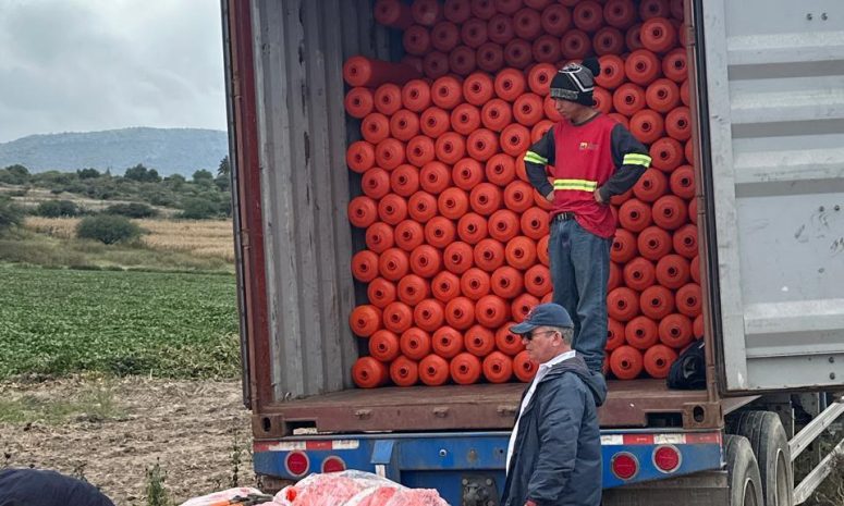 Conagua inicia colocación de barreras para contener lirio acuático en presa Endhó