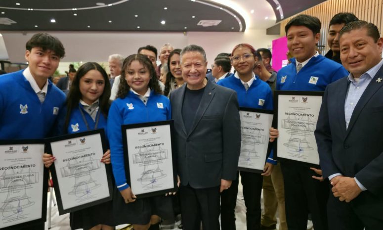 Obtiene CECyTEH 5 Premios Estatales de la Juventud 2026