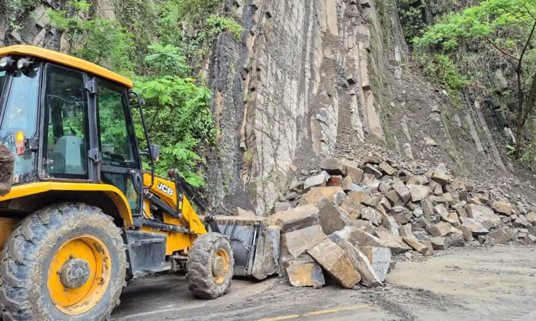 Lluvias y exceso de agua afectan obras públicas en todo Hidalgo
