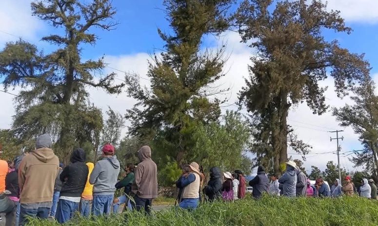 Protesta por obra pública paraliza carretera Ixmiquilpan-Cardonal